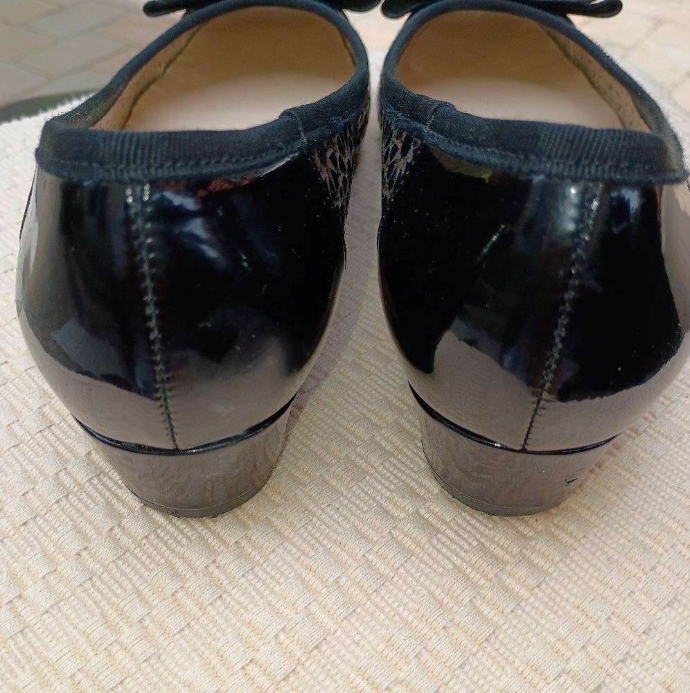 Rose Hommerson Elegant Black Women's Shoes with Bow Detail - Picture 4 of 6